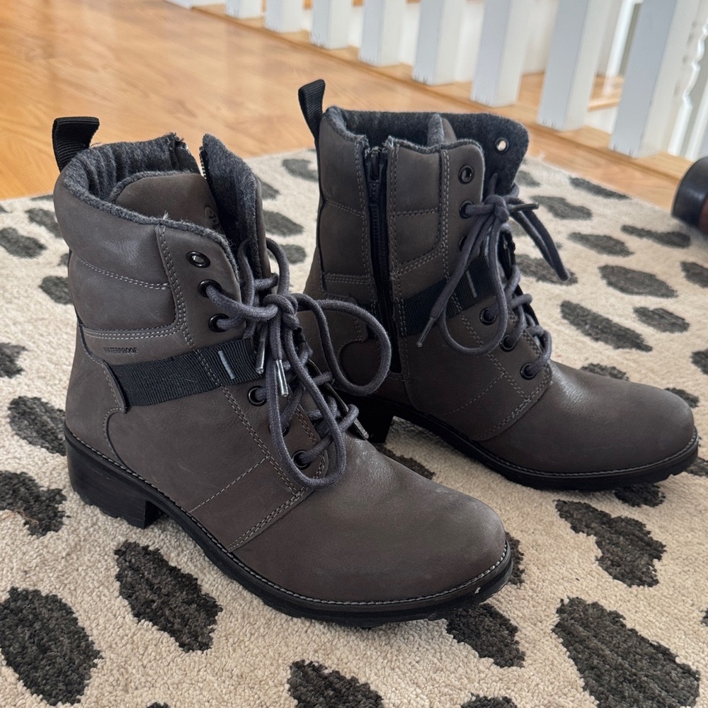 Kamik Dark Gray Women's Winter Boots